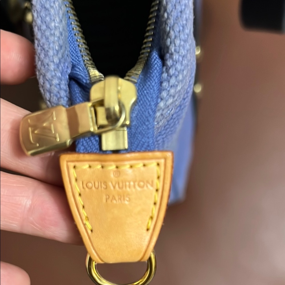Louis Vuitton Inventeur 101 Avenue des champs-elysées Paris with dust bag - Picture 5 of 12
